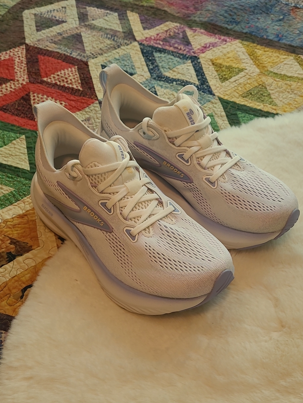 Brooks GTS 22 Glycerin White Lavender Running Casual Lace Up Sneakers 7.5
